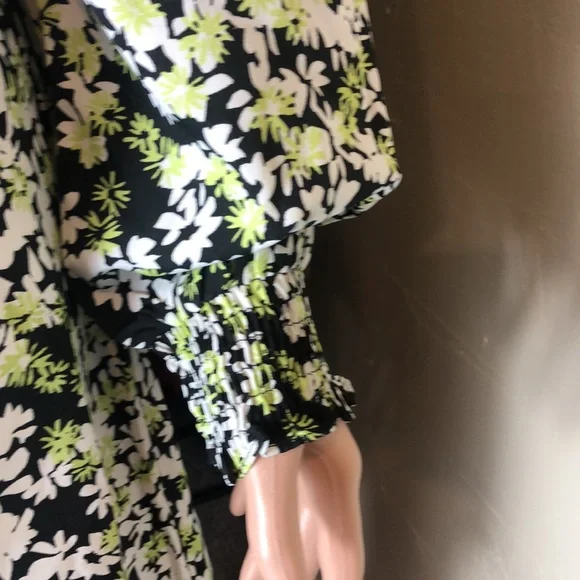 Vero Moda Floral print dress. Size M - Picture 4 of 5